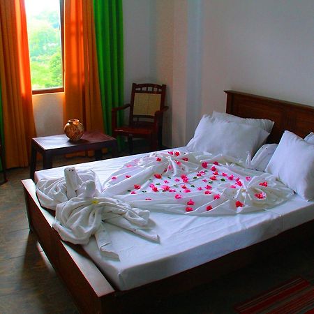 Heaven Gates Holiday Resort Ampitiya Εξωτερικό φωτογραφία